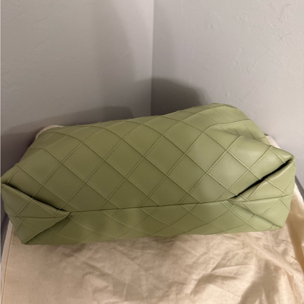 TORY BURCH GREEN FLEMING SOFT HOBO BAG - Picture 7 of 9